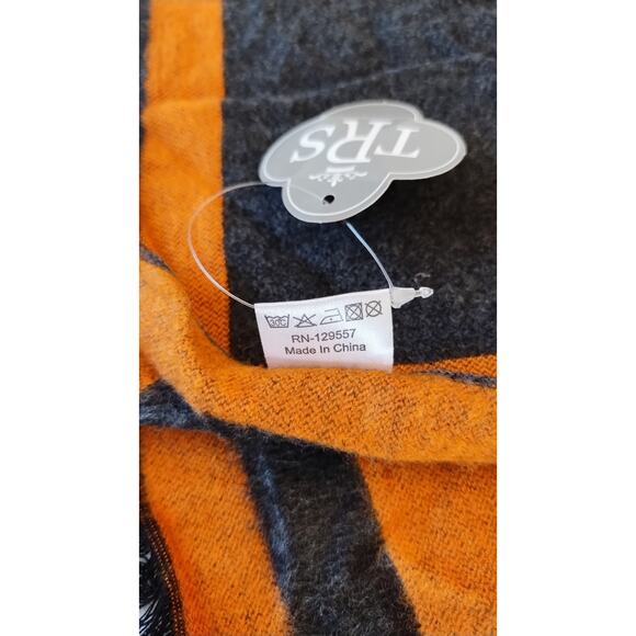 NWT The Royal Standard Madrid reversible wrap Gray Orange 24x80 - Picture 3 of 6